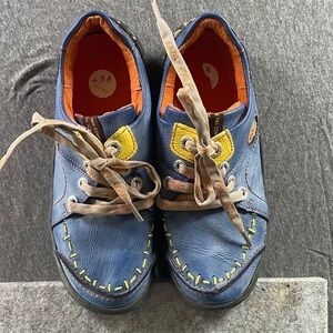 Women's Blue Leather Lace-Up Dress Shoes with Yellow Accents